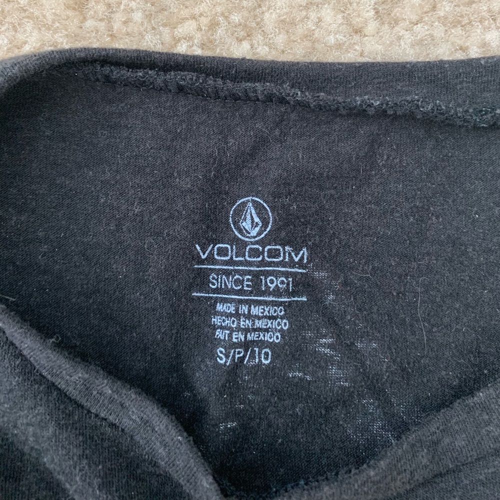 Volcom Tank - Picture 4 of 4